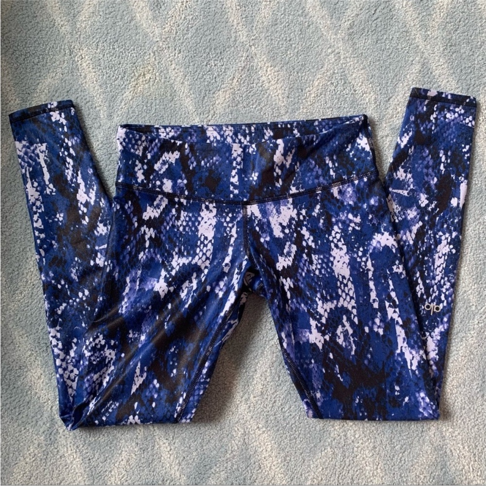 ALO Yoga Blue and Black Snakeskin Patterned Leggings